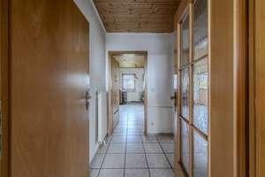 Ihr neues Zuhause mit Potenzial: Einfamilienhaus mit 5 Zimmer und herrlichen Garten  – Die vollständige Adresse der Immobilie erhältst du vom Anbieter., 80995 Feldmoching, München – Vorschaubild 5