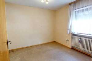 SCHÖNE LAGE AM WALDRAND - Freistehendes 1-2 Fam. Haus mit 2 Garagen in Thaleischweiler-Fröschen – Südwestpfalz (Kreis) – Vorschaubild 14