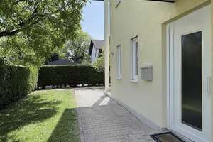 Wohnen auf zwei Ebenen- charmante Maisonette-Wohnung mit Garten und Haus-im-Haus-Charakter – Die vollständige Adresse der Immobilie erhältst du vom Anbieter., 81825 Gartenstadt Trudering, München – Vorschaubild 21