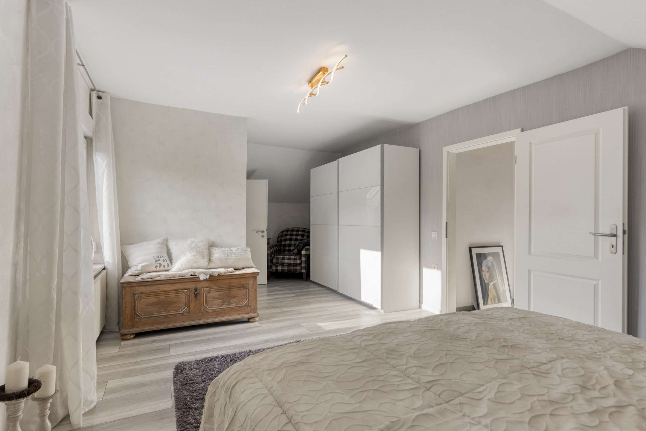 Immobilie in Brachbach - Einzugsbereit! Einfamilienhaus mit Einliegerwohnung in Brachbach * RENOVIERT und teilw. modernisiert - Bild 4