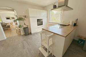 Ruwer Höhenlage ! 121 m² große, moderne EG-Wohnung mit Balkon, Kamin, 2 Stellplätzen und Gartenmitbe – Die vollständige Adresse der Immobilie erhältst du vom Anbieter., 54292 Ruwer/Eitelsbach, Trier – Vorschaubild 4
