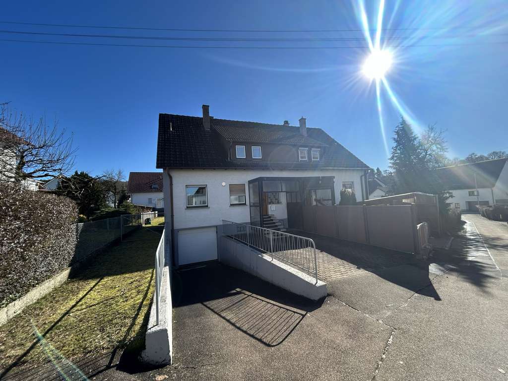 Immobilie in Böhmenkirch - Doppelhaushälfte mit großem Garten und Garage - Bild 0