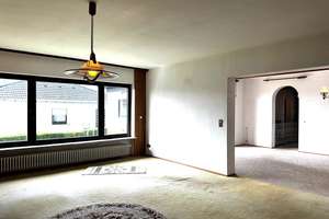 BUNGALOW – approx. 1389 ft² of living space, 5 room, 3 bed, 2 bath, WC, + garage – Die vollständige Adresse der Immobilie erhältst du vom Anbieter., 65343 Eltville am Rhein – Vorschaubild 4