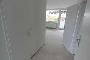 Schöne Wohnung mit Balkon in D-Eller! – Kissinger Str. 48, 40229 Eller, Düsseldorf – Vorschaubild 3