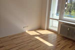 Lebendig wohnen: 2-Zimmer-Wohnung mit Balkon in Augsburg-Pfersee – Droste-Hülshoff-Str. 9, 86157 Pfersee-Süd, Augsburg – Vorschaubild 3