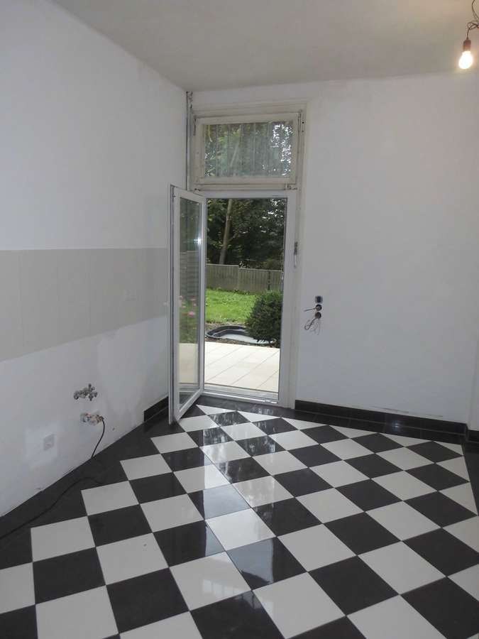 WIE NEUBAU: Exklusive, moderne 2,5-ZKB mit Terrasse & Gartennutzung