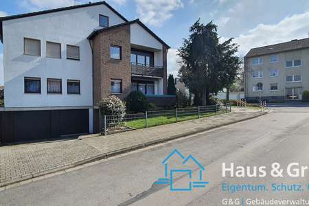 *** schöne und helle 4 Zimmer-Maisonette-Wohnung mit Balkon und Garage, Soers ***