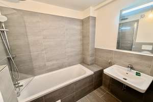 Frisch renovierte 2-Zimmer-Wohnung in begehrter Lage von Düsseldorf-Unterbilk – inklusive neuer Einb – Bilker Allee 33, 40219 Unterbilk, Düsseldorf – Vorschaubild 5