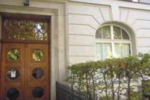 Großzügige 2 ,5 Zimmerwohnung in denkmalgeschützten , aufwendig saniertem Altbau – Am Karlsbad 8, 10785 Tiergarten, Berlin – Vorschaubild 2