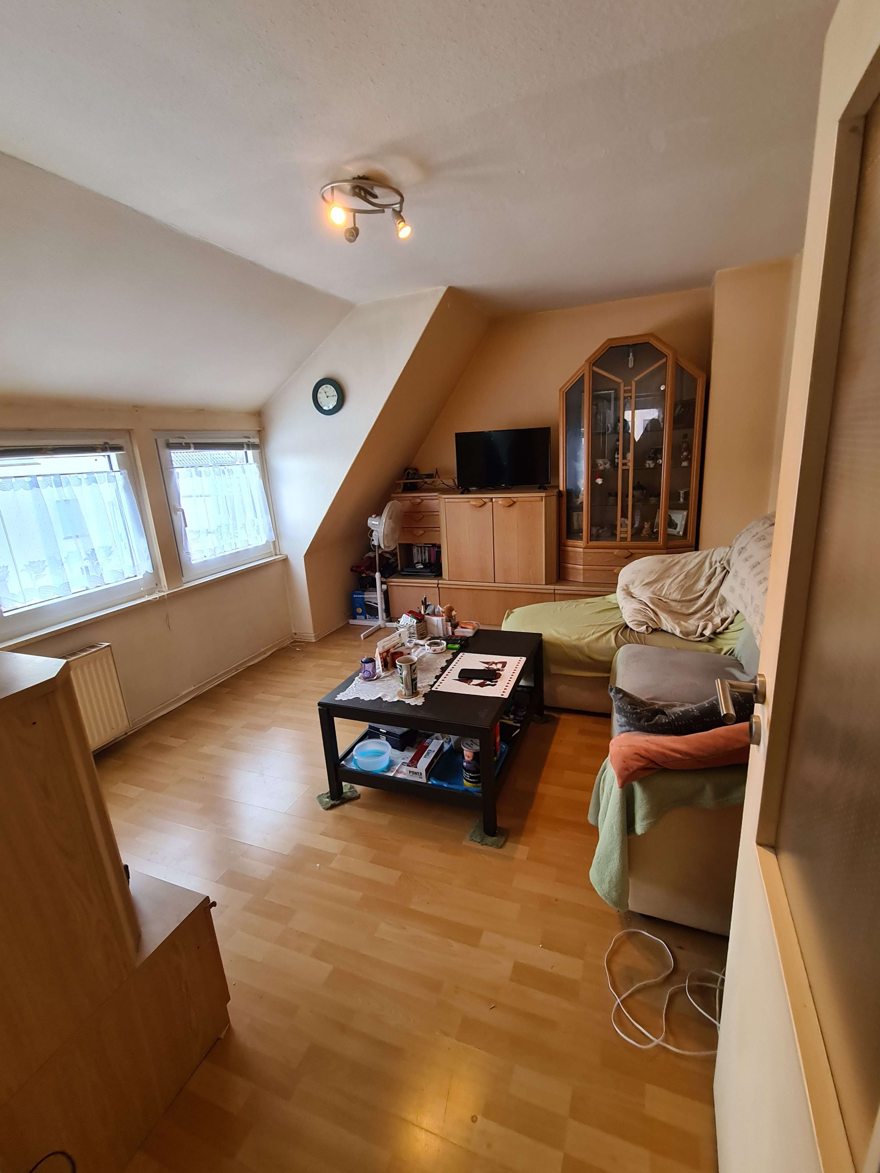 Immobilie in Horn-Bad Meinberg - Teilsaniertes Mehrfamilienhaus zentral in Bad Meinberg - Bild 1