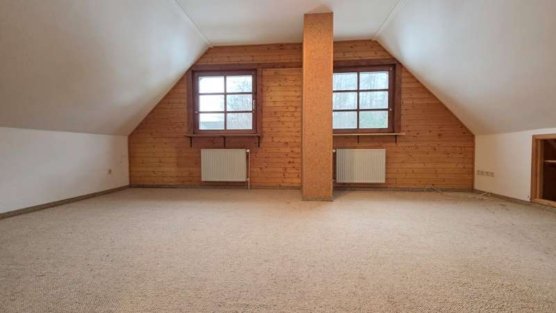 Immobilie in Tremsbüttel - Tremsbüttel: EFH (Bj. 83) +Garage/V´Keller, ca. 297m² Wohn-/Nutzfl., 6 Räume,  ca. 607m² Grundstück - Bild 3