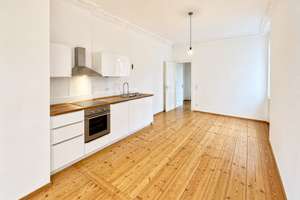 Wohnen am Paul-Lincke-Ufer: Stilvolle Altbauwohnung in Top-Lage – bezugsfrei! – Liegnitzer Str. 23, 10999 Kreuzberg, Berlin – Vorschaubild 3