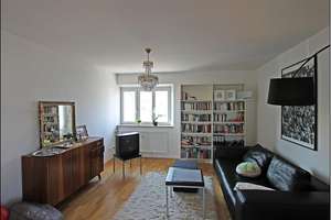 Wunderschöne und sehr ruhige 2-Zimmer-Wohnung mit Balkon und Gartenanteil
