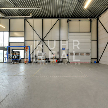 Lagerhallen in hervorragender Lage von Köln | Rampen | Zahlreiche Stellplätze | RUHR REAL