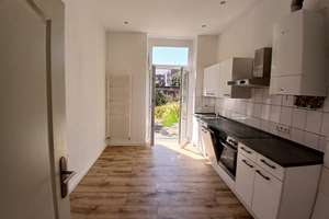 Top Lage, top Wohnung: 3 Zimmer, Große Wohnküche, neues Bad, EBK,große Terrasse, Garten