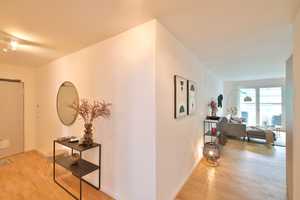 Jetzt Musterwohnung besichtigen! 3-Zimmer Wohnung - Ihr strahlendes Goldstück in jeder Hinsicht – Pforzheim – Vorschaubild 2