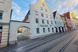 Charmante 2-Zimmer-Altbau-Wohnung in zentraler Lage