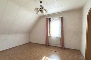 Dreifamilienhaus mit schönem Garten, Doppel- und Einzelgarage sowie Stellplatz – Esslingen (Kreis) – Vorschaubild 11