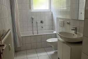 Helle 2,5 Zimmerwohnung mit Wintergarten in zentraler Lage – Die vollständige Adresse der Immobilie erhältst du vom Anbieter., 70327 Lindenschulviertel, Stuttgart – Vorschaubild 3