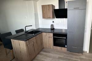 Tolle Wohnung mit EBK , Dachterrasse in guter Lage auf der  Elbinsel