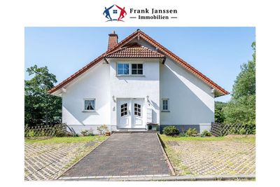Eigentumswohnung im EG mit Parkplatz in Jünkerath - 2 Schlafzimmer & Balkon - Ebenerdig