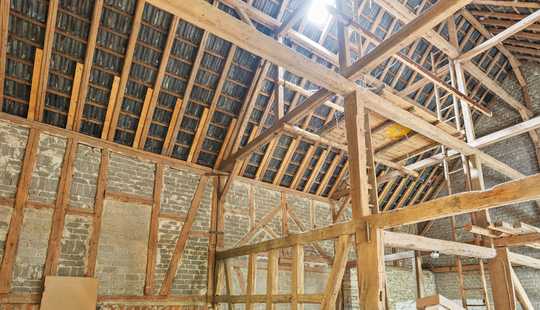 Bild von Dreifamilienhaus mit großer, zum Loft umbaubarer, Scheune und großem Grundstück im Taunus sucht SIE!