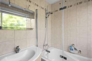 Großzügige 5-Zimmer-Wohnung mit Balkon, Garage – 93057 Reinhausen, Regensburg – Vorschaubild 25