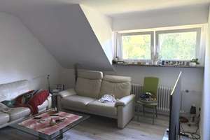ruhige Lage -  helle gemütliche 3-Zimmer-Dachgeschoß-Wohnung – Die vollständige Adresse der Immobilie erhältst du vom Anbieter., 70186 Gaisburg, Stuttgart – Vorschaubild 4