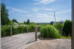 Großzügiges Einfamilienhaus mit Weitblick und schönem Garten in Pech