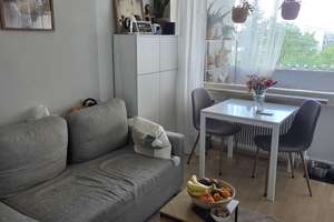 Von Privat: 1-Zimmer-Apartment in Laim mit toller Loggia & Blick - sofortige Eigennutzung möglich  – Hauzenberger Straße 20, 80687 Friedenheim, München – Vorschaubild 2