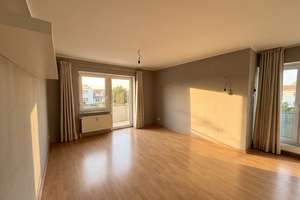 ++ Freie 3-Raum-Wohnung mit Balkon & Carport-Stellplatz in grüner Lage Leipzigs ++ – Die vollständige Adresse der Immobilie erhältst du vom Anbieter., 4289 Probstheida, Leipzig – Vorschaubild 2