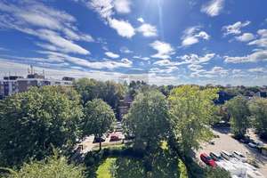 GANZ OBEN MIT HERRLICHEM SONNENBALKON