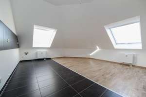 Ganz oben! ETW im Dachgeschoss + Parkett + Lift + Wanne & Dusche + 13 m² Dachloggia + große Küche – Elisabethstraße 32, 4315 Volkmarsdorf, Leipzig – Vorschaubild 3