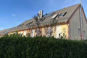 Provisionsfrei: Charmantes Reihenhaus mit 4 Zimmern und Garage in München-Feldmoching