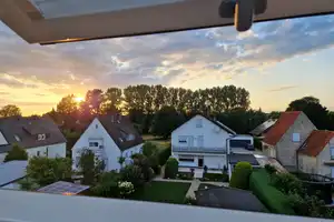 neuwertige Doppelhaushälfte mit gehobener Innenausstattung und L-Küchenzeile in Schlangen – Lippe (Kreis) – Vorschaubild 3