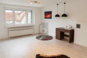 GROßZÜGIGES RAUMANGEBOT MIT BALKON UND KAMIN – Die vollständige Adresse der Immobilie erhältst du vom Anbieter., 98596 Trusetal – Vorschaubild 3
