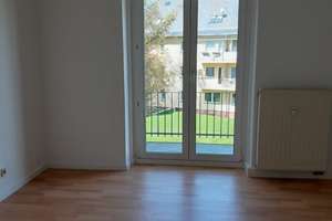 Wie wär's damit? Hübsche Zwei-Zimmer-Wohnung mit Balkon – Knielohstraße 8, 8527 Reusa mit Sorga, Plauen – Vorschaubild 2