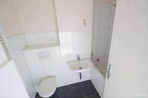 Bezugsfrei. Frisch renoviert. Bereit. / Available now. Renovated. Ready for you. – Weidenstraße 9, 59872 Meschede – Vorschaubild 7