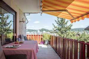 Weitblick auf die Burg und die Stadt Lörrach - großzügige 4,5 Zimmer-Stadtwohnung zu verkaufen