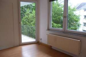 Renovierte ruhige Zweizimmer Etagenwohnung + Balkon in Essen-Rüttenscheid – Die vollständige Adresse der Immobilie erhältst du vom Anbieter., 45130 Rüttenscheid, Essen – Vorschaubild 1