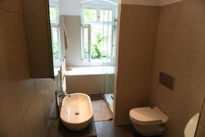 Exklusive Maisonettewohnung mit zwei Balkonen in ruhiger Hoflage – Die vollständige Adresse der Immobilie erhältst du vom Anbieter., 10711 Halensee, Berlin – Vorschaubild 7