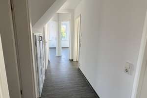 Erstbezug nach hochwertiger Renovierung – Stilvolle 4-Zimmer-Altbauwohnung mit Blick über Feuerbach – Die vollständige Adresse der Immobilie erhältst du vom Anbieter., 70469 Feuerbach-Mitte, Stuttgart – Vorschaubild 3