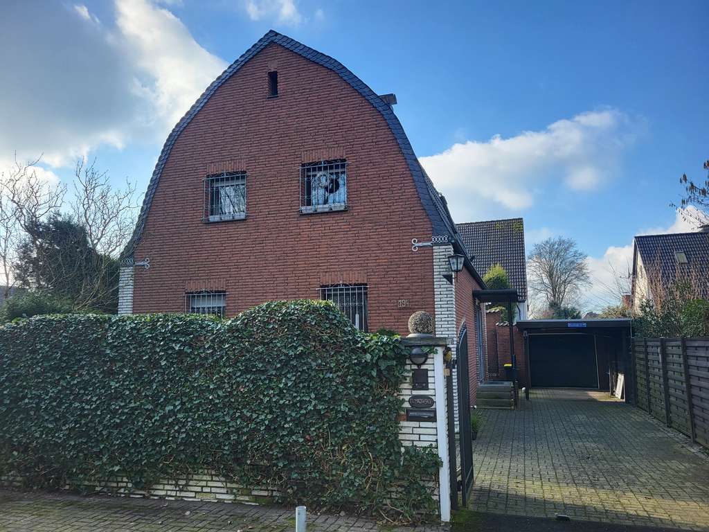 Einfamilienhaus mit Altbaucharme und viel Potenzial!