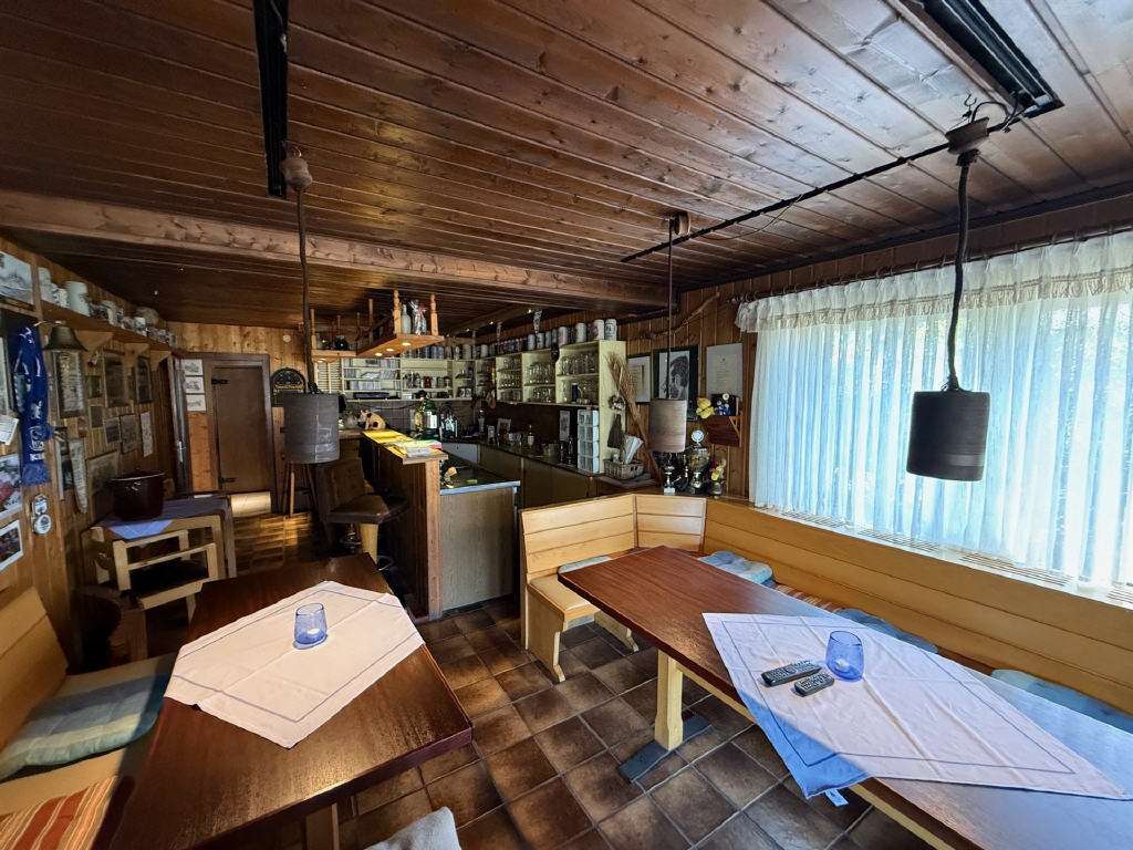 Immobilie in Bergneustadt - Wohnen mit Weitblick: Zweifamilienhaus mit Gewerbeeinheit in begehrter Lage von Bergneustadt - Bild 2