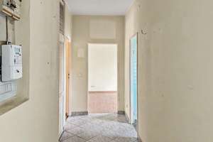 Bezugsfreie 2-Zimmer-Wohnung mit viel Potenzial in gefragter Lage von Berlin-Schöneberg – Die vollständige Adresse der Immobilie erhältst du vom Anbieter., 10789 Schöneberg, Berlin – Vorschaubild 7