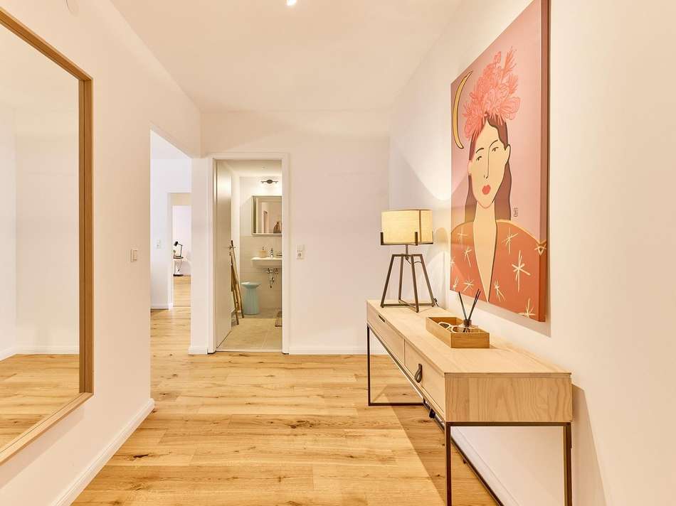 Blick vom Eingang in den Flur