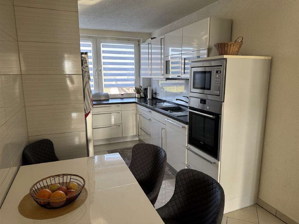 Immobilie in Waldbröl - Wohnung im obersten Geschoss  modernisiert, mit Balkon &amp; Kaminofen - Bild 0