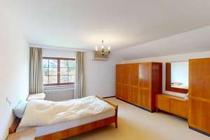 Wohnen am Kastelberg! Große Villa in bevorzugter Hanglage mit traumhafter Aussicht in Emmendingen – Die vollständige Adresse der Immobilie erhältst du vom Anbieter., 79312 Emmendingen – Vorschaubild 26