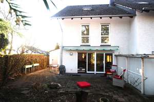 Viel Platz für die ganze Familie
EFH in Bonn-Heiderhof mit Terrassen, Garten und Garage – Die vollständige Adresse der Immobilie erhältst du vom Anbieter., 53177 Heiderhof, Bonn – Vorschaubild 18
