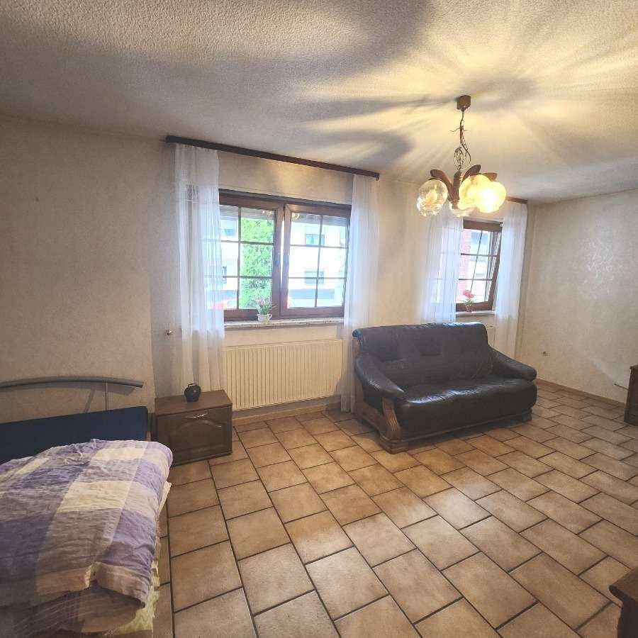 Immobilie in Obernheim-Kirchenarnbach - Freistehendes Einfamilienhaus in Obernheim-Kirchenarnbach – Ihr neues Zuhause mit Garten wartet - Bild 1